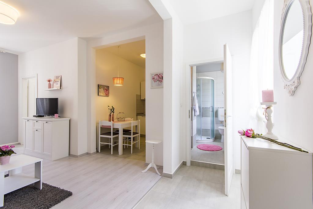 Center Apartment Tina بولا المظهر الخارجي الصورة